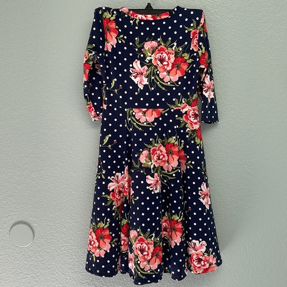 Honey vanilla. Very twirly floral dress. - Picture 2 of 3